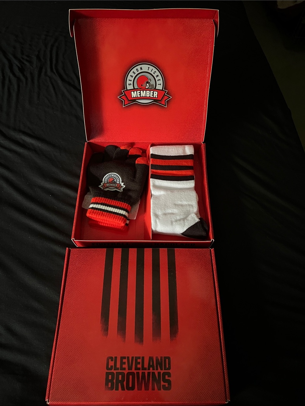 Cleveland Browns Crew Socks and Gloves Gift Set. Unisex and officially stamped.